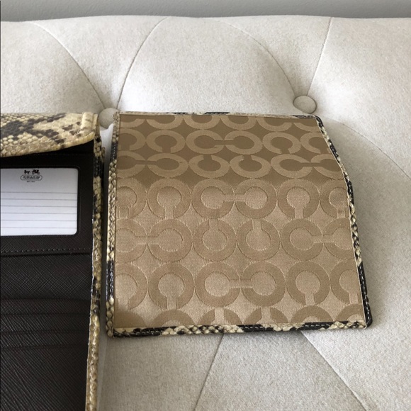 BRAND NEW! NEVER BEEN USED! Coach Reserve Wallet - Picture 11 of 13